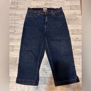 Levis Perfectly Slimming  512 Capri Blue Jean  Denim Women Size 8